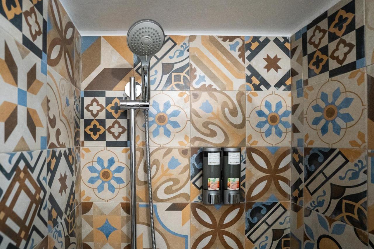 Corte Pietrantica - Charming Rooms & Suites جيوفيناتسو المظهر الخارجي الصورة